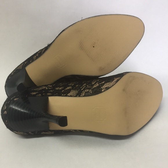 {Isaac Mizrahi} Lace Covered Pumps - Picture 3 of 8